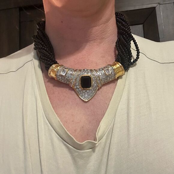 Vintage Elegant Black and Gold Beaded Necklace Set - Picture 12 of 14